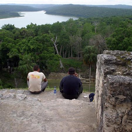 Peten Esplendido Flores Bagian luar foto