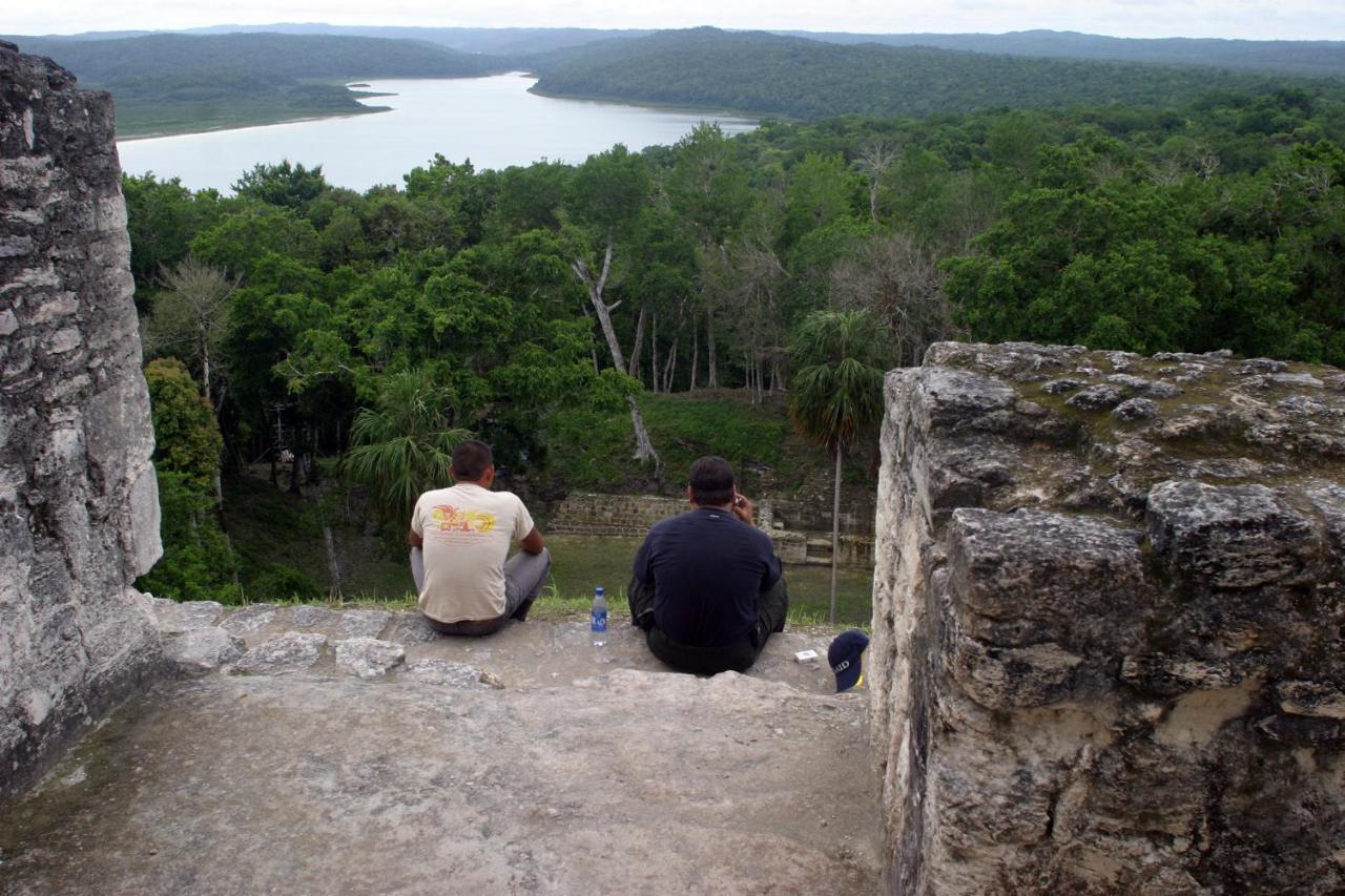 Peten Esplendido Flores Bagian luar foto